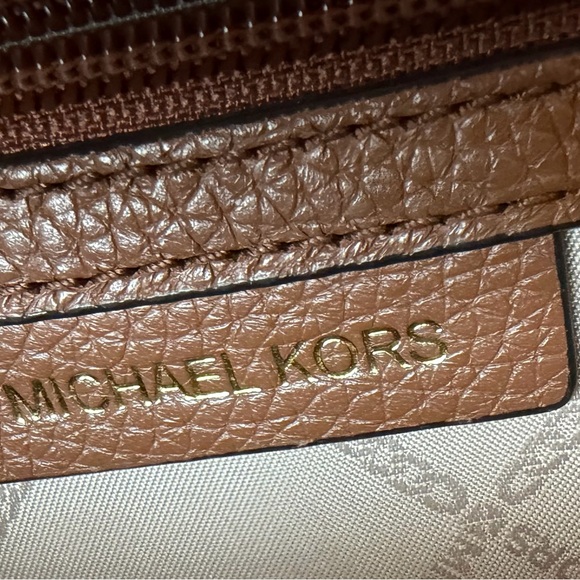 Michael Kors Bedford Large Pebbled Brown Leather Shoulder Bag Gold Hardware - Picture 12 of 15